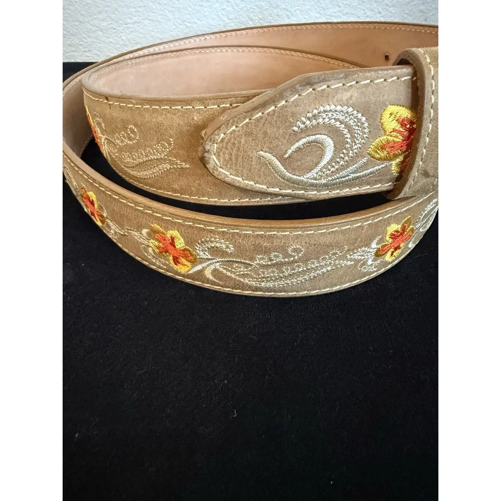 Women's Leather Western Belt‎ Innovation Mexico Embroidered Floral Size 44 NWOT